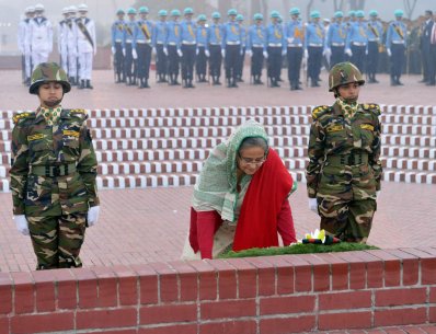 স্মৃতিসৌধে প্রধানমন্ত্রীর শ্রদ্ধা