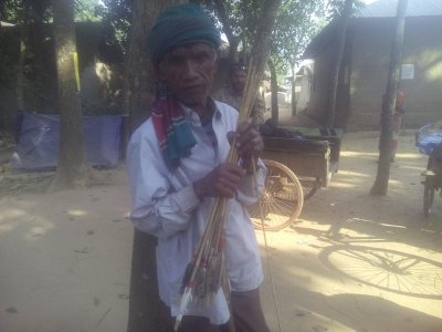 ভিটে ছাড়া সাঁওতালদের সম্বল শুধু তীর-ধনুক