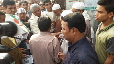 প্রচারণায় সাখাওয়াত হোসেন খান
