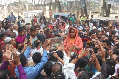 গণসংযোগে আইভী