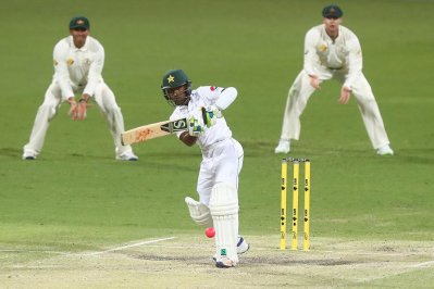 শফিকের ব্যাটে স্বপ্ন দেখছে পাকিস্তান 