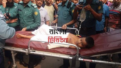 আশকোনায় আহত শিশু ঢাকা মেডিক্যালে
