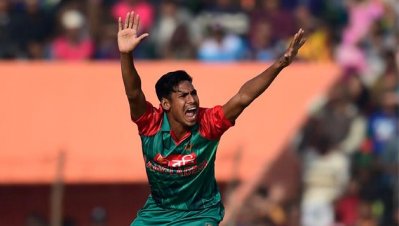 ফিরেই মুস্তাফিজের উইকেট