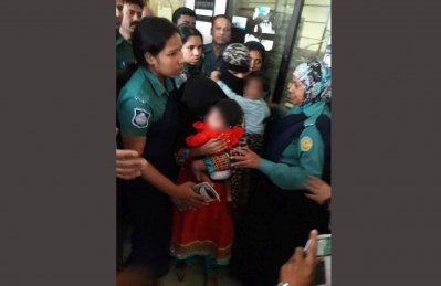 পুলিশের পাহারায় আদালতে শিশুসহ দুই নারী জঙ্গি