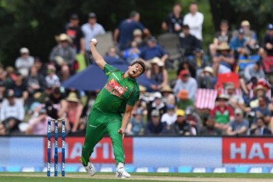 টস জিতে ফিল্ডিংয়ে বাংলাদেশ