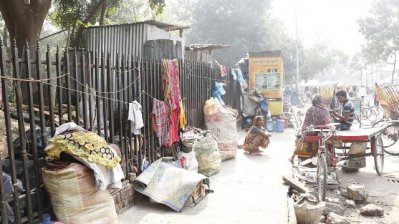 পান্থকুঞ্জের সামনের রাস্তা