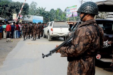 সুন্দরগঞ্জে নিরাপত্তার দায়িত্বে রত বিজিবি সদস্য