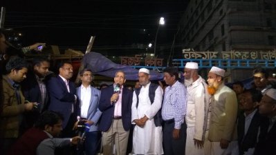 ডিসিসি মার্কেট পরিদর্শনের সময় এফবিসিসিআইয়ের নেতারা