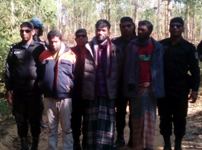 র&zwnj;্যাবের হাতে আটক তিন &lsquo;রোহিঙ্গা সন্ত্রাসী&rsquo;