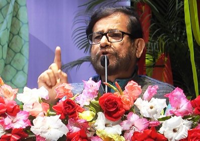 মাদারীপুরে বক্তব্য রাখছেন সংস্কৃতিমন্ত্রী