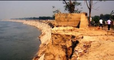 চাঁপাইনবাবগঞ্জে শুষ্ক মৌসুমেও পদ্মা নদীতে ভাঙন