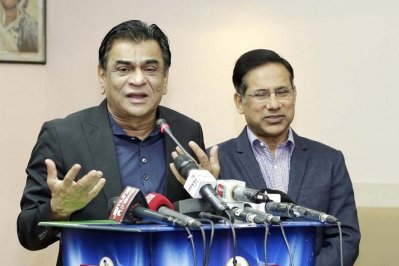 বক্তব্য রাখছেন সালাউদ্দীন