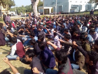 রুয়েট শিক্ষার্থীদের অবস্থান কর্মসূচি