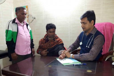 চিকিৎসকের কাছে রসরাজ দাস