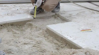 গরমের মাঝেও মক্কার মার্বেলের মেঝে ঠাণ্ডা কেন?