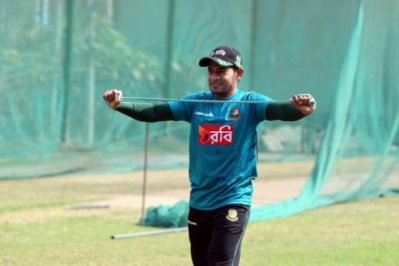 ভারতের বিপক্ষে ফিরলেন মুশফিক