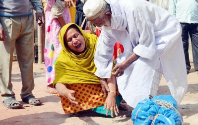 সন্তান রিমার মরদেহের পাশে মায়ের আহাজারি