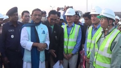দ্বিতীয় গোমতী সেতুর স্টিল পাইল ড্রাইভিংয়ের উদ্বোধনকালে ওবায়দুল কাদের
