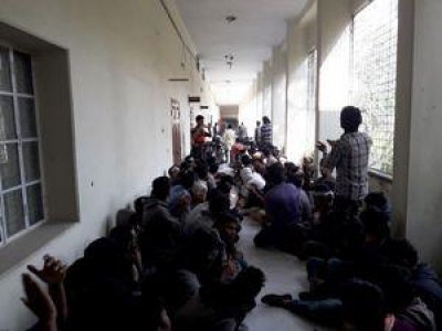 ‘৩৩ ক্রেডিট’ বাতিলের দাবিতে রুয়েট শিক্ষার্থীদের অবস্থান কর্মসূচি