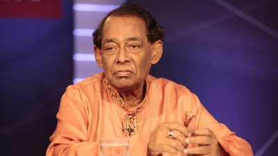 চন্দন কাঠের চিতায় শেষ যাত্রার ইচ্ছা ছিলো সুরঞ্জিতের