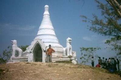 জৌলুস হারাচ্ছে মহেশখালীর আদিনাথ মন্দির