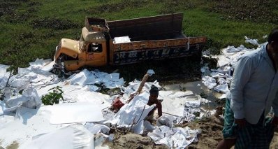 নারায়ণগঞ্জে ট্রাক খাদে, নিহত ৪
