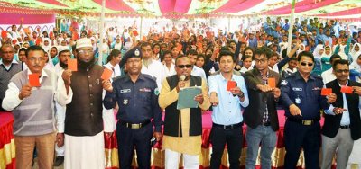 শিবগঞ্জে জঙ্গিবাদ, মাদক ও বাল্যবিয়েকে লালকার্ড দেখালো শিক্ষার্থীরা