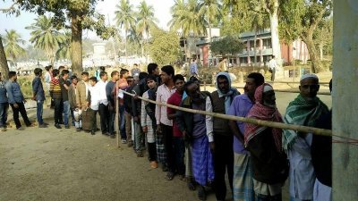 ভোটারদের লাইন