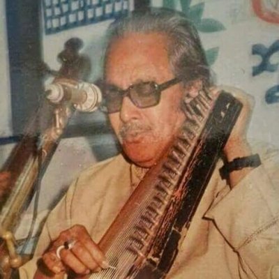 সংগীত সাধনায় মগ্ন পণ্ডিত অমরেশ রায় চৌধুরী