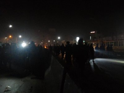 মাজার রোডে পুলিশের অবস্থান