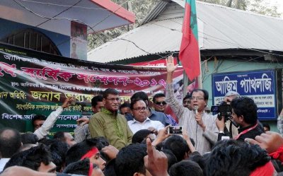 সম্মেলন পূর্ব সমাবেশে বক্তব্য রাখছেন আসাদুল হাবিব দুলু