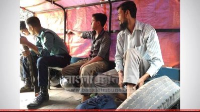 রাজধানীতে ‘লক্কড়-ঝক্কড়’ গাড়ির বিরুদ্ধে অভিযান চলছে