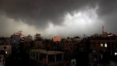ঢাকার আকাশে মেঘ