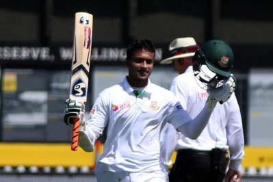 সাকিবের পাশে সৌম্য