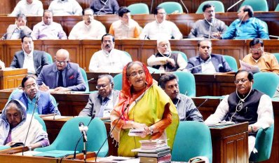 বৃহস্পতিবার জাতীয় সংসদে রাষ্ট্রপতির ভাষণ সংক্রান্ত ধন্যবাদ প্রস্তাবের ওপর আলোচনাকালে বক্তব্য রাখছেন প্রধানমন্ত্রী শেখ হাসিনা। (ছবি: ফোকাস বাংলা)
