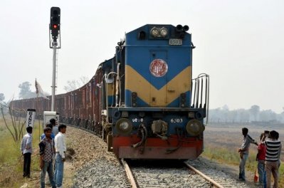 বিরলে ভারতীয় পণ্যবাহী ট্রেন