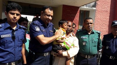 অপহৃত শিশু রিফাত উদ্ধার, দুই অপহরণকারী গ্রেফতার