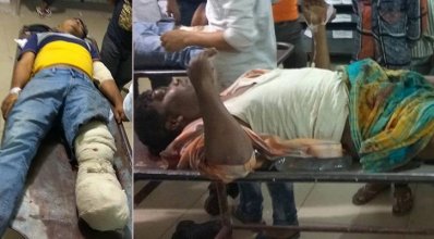 ঢামেক হাসপাতালে (বাঁ থেকে) প্রকৌশলী পলাশ ও পথচারী নুরুন্নবী