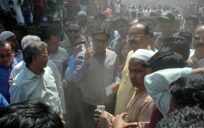 ফ্লাইওভারের গার্ডার দুর্ঘটনার পর ঘটনাস্থল পরিদর্শনে সাঈদ খোকন (ছবি- ফোকাস বাংলা)