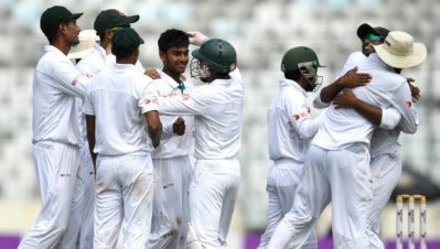 প্রথম সেশনে শ্রীলঙ্কাকে কাঁপিয়ে দিল বাংলাদেশ
