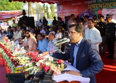 সমাবেশে বক্তব্য রাখছেন যশোর সদরের সংসদ সদস্য কাজী নাবিল আহমেদ