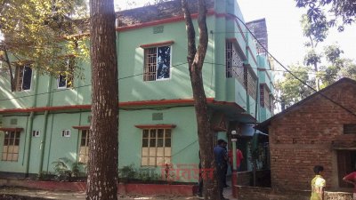 জঙ্গি আস্তানা সাধনকুটির, এখান থেকে গ্রেফতার করা দুই জঙ্গির সঙ্গে ছিল শিশুটি