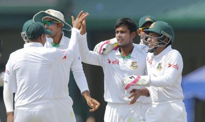 উদযাপনে শুরু হয়েছিল সকাল