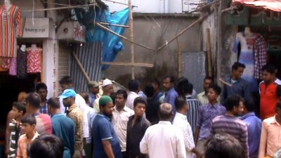 শহীদ আব্দুর রাজ্জাকের কবর গুড়িয়ে স্থাপনা নির্মাণ