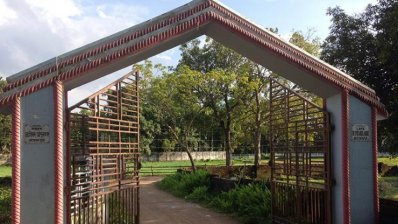 জঙ্গিদের অন্যতম মাস্টারমাইন্ড মেজর মিয়ার গ্রামের বাড়ির মূল ফটক