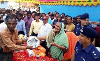 নকলা পৌরসভায় কৃষিমন্ত্রী