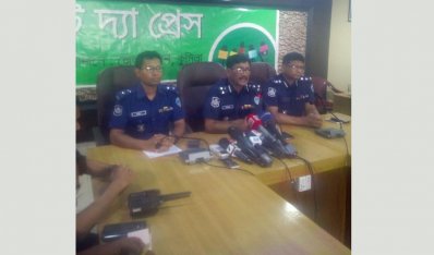 কুমিল্লায় পুলিশের মিট দ্য প্রেস