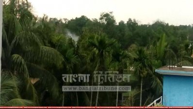 জঙ্গি আস্তানায় বিস্ফোরণের পর ধোঁয়া
