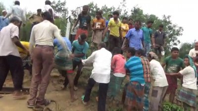 হবিগঞ্জে দেবে যাওয়া সেতুর মেরামত কাজ চলছে