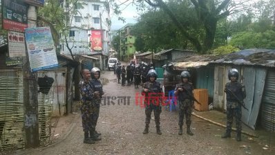 আতিয়া মহলের আশপাশে বোম্ব ডিসপোজাল টিম